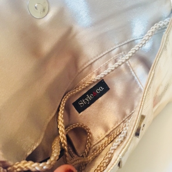 NWOT shiny gold clutch for events or wedding day - Picture 7 of 7